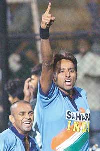 Gagan Ajit Singh celebrates Indias win against Pakistan