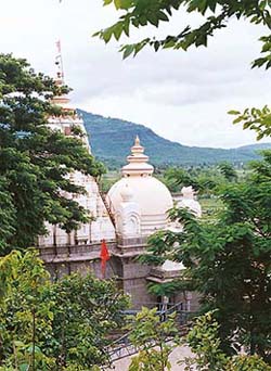 The Vajreshwari temple is a relic of Maratha glory