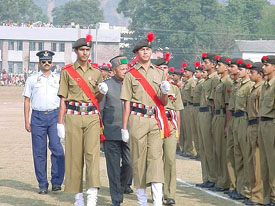 The Chief Minister, Mr Virbhadra Singh, inspects a guard of honour presented by cadets of Sainik School, Sujanpur Tihra