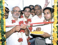 Union Labour Minister Sahib Singh Verma inaugurating an ICA centre