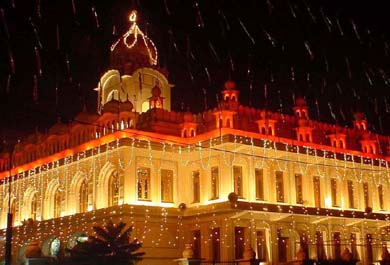 Model Town extension gurdwara illuminated on the eve of Guru Nanak Devs birthday 