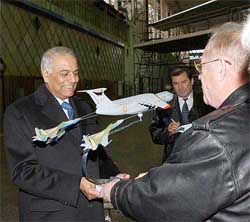 India's External Affairs Minister Yashwant Sinha receives a model of the IL-78 MKI