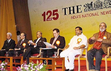 Wipro Chairman Azim Premji, Kasturi and Sons Ltd Joint Managing Director N. Murali, Karnataka Chief Minister S. M. Krishna, The Hindu Editor-In-Chief N. Ram. Opposition BJP leader in the Assembly Jagadish Shettar and renowned scholar U. R. Ananthamurthy at the 125th anniversary celebration of The Hindu