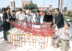 Homage being paid to Maulana Abul Kalam Azad on his 115th birth anniversary.