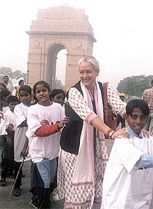 Nafisa Ali with kids, who took a walk from India Gate to National Stadium in the Capital