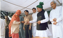 Haryana Chief Minister Om Prakash Chautala disburses relief 