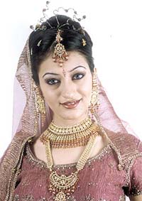 Precious jewellery from Dwarka's wedding collection