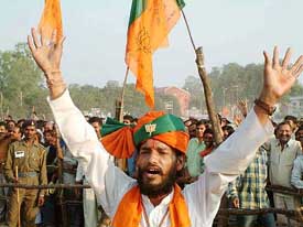 A BJP supporter raise slogans during Prime Minister Atal Bihari Vajpayee's rally in Jabalpur 