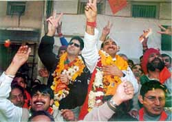 Small screen star Aman Verma campaigns for Mr Surya Prakash, BJP candidate from the Kamla Nagar constituency of Delhi, on Friday.