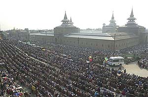 Muslims offer the last Friday prayers of Ramzan in a mosque in downtown Srinagar