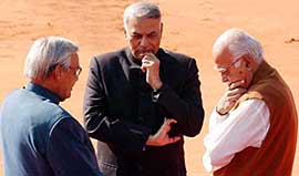Prime Minister Atal Bihari Vajpayee, Deputy Prime Minister L.K. Advani and External Affairs Minister Yashwant Sinha discuss before the ceremonial reception of Mauritius Prime Minister Paul Raymond Berenger at Rashtrapati Bhavan 