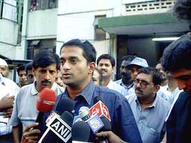 Abhijit Kale talks to mediapersons  after he appeared before the enquiry committee of Maharashtra Cricket Association 