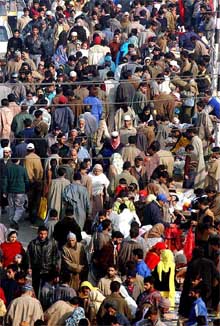 Kashmiris busy in shopping for Eid-ul-Fitr in Srinagar
