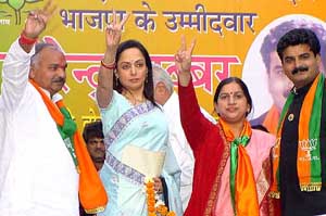 Noted Bollywood actress and Rajya Sabha MP Hema Malini campaigns for BJP candidates Moti Lal Sodhi and Virender Babbar in New Delhi on Wednesday