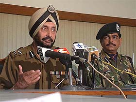 Mr G.S. Gill, IG, BSF, Punjab, addresses mediapersons at the Wagah joint checkpost