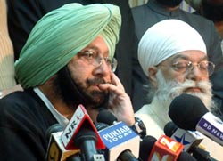 Capt. Amrinder Singh, Chief Minister, Punjab, addresses a press conference in Amritsar