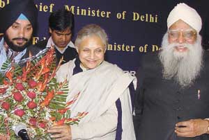 Delhi Chief Minister Sheila Dikshit along with Education Minister Arvinder Singh Lovely and 