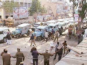 Traffic blockade in Kaithal after a clash between Roadways employees and maxi-cab