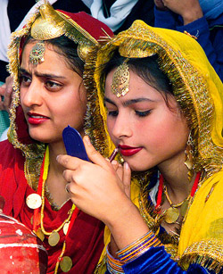Girls get ready to rehearse for Republic Day celebrations in Amritsar