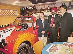 Mr Alok Kumar, international cue sports star and Arjuna awardee (extreme right), at the inauguration of Wheelz cafe at Airtel office