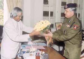 Police Commissioner K.K. Paul called on the President, Mr A.P.J. Abdul Kalam.