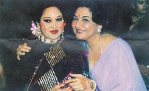The singing star is seen here with Tabassum