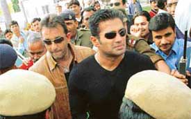 Sanjay Dutt and Suniel Shetty walk in Chandigarh Club to promote eggs and chicken, amidst tight security, during Egg and Chicken Festival