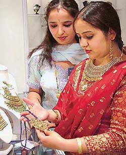 Jewellery has caught the fancy of women this Valentine’s season