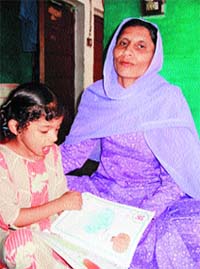 Shehnaz Parveen with daughter Mobin