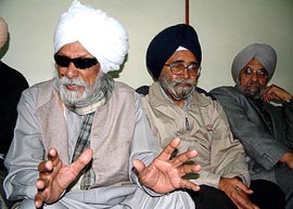 Mr Harkishen Singh Surjit, CPM General Secretary, addresses mediapersons in Jalandhar on Monday