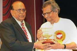 Noted  Bengali author Prafulla Roy receives the Sahitya Akademi Award 