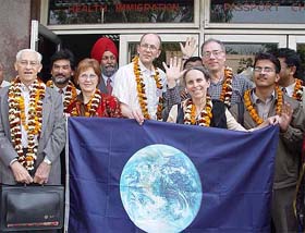 The 11-member delegation of the International Physician for Prevention of Nuclear War (IPPNW) before leaving for Pakistan at Wagah