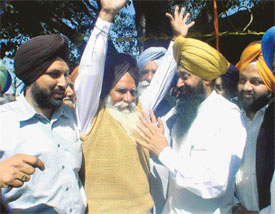 Mr Sharanjit Singh Dhillon, SAD-BJP candidate from Ludhiana, interacts with residents of Bhagpur village