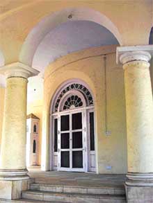 The Kothi offers a rich blend of Mughal and colonial architecture