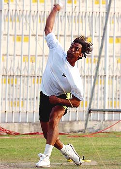 Pakistani fast bowler Shoaib Akhtar bowls at the nets in Rawalpindi on Sunday