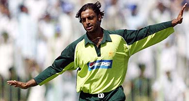 Pakistan's Shoaib Akhtar celebrates after taking the wicket of India's Irfan Pathan
