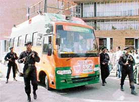 Deputy Prime Minister L.K. Advanis Bharat Uday Rath Yatra before leaving the City Beautiful on Thursday morning. 