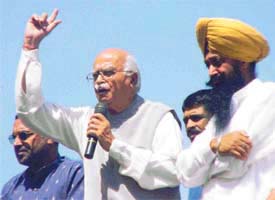 The Deputy Prime Minister, Mr L.K. Advani, addresses a rally during his "Bharat Uday Yatra" in Ludhiana