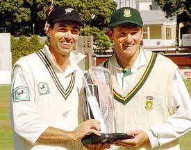 New Zealand captain Stephen Fleming and South African captain Graeme Smith