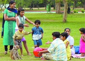 Delhiites came out in droves as mercury dipped in the Capital, bringing much needed respite from the heat