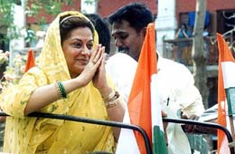 Veteran actress and Congress candidate Mousumi Chatterjee campaigns in Kolkata 