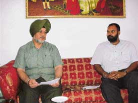 Mr Narinder Pal Singh, SSP, and Mr Naunihal Singh, SSP, Vigilance, address mediapersons in Ludhiana