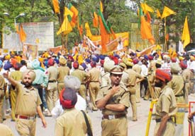 Tight police security to DC office in Ludhiana