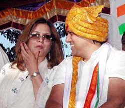 Veteran actress Zeenat Aman with Congress candidate and film  actor-turned-politician Govinda