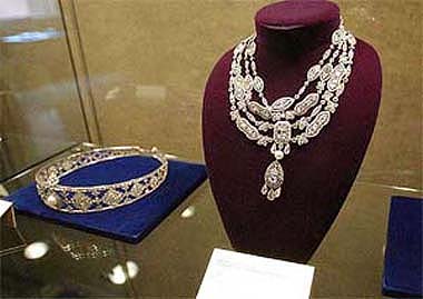 A diamond necklace
