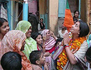Ms Smriti Irani, Lok Sabha candidate from the Chandni Chowk constituency, campaigns in the walled city area of New Delhi on Monday
