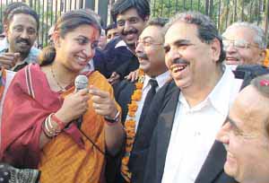 Lawyers came out in support of BJP Chandni Chowk candidate Smriti Irani during a padayatra in the Capital on Wednesday.