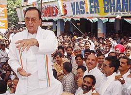 Congress leader Sunil Dutt at a rally in Karnal on Thursday.