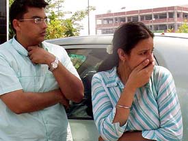 Dr Samarpal Singh and his wife Dr Prabhjot Kaur were shocked when they learnt that a bag containing Rs 4.5 lakh was stolen from their car