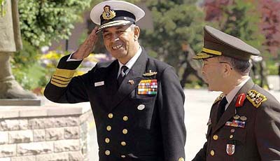 Turkeys Naval Chief of Staff, Gen Hilmi Ozkok, and his Indian counterpart, Admiral Madhvendra Singh, review a military guard of honour at the Armys headquarters in Ankara